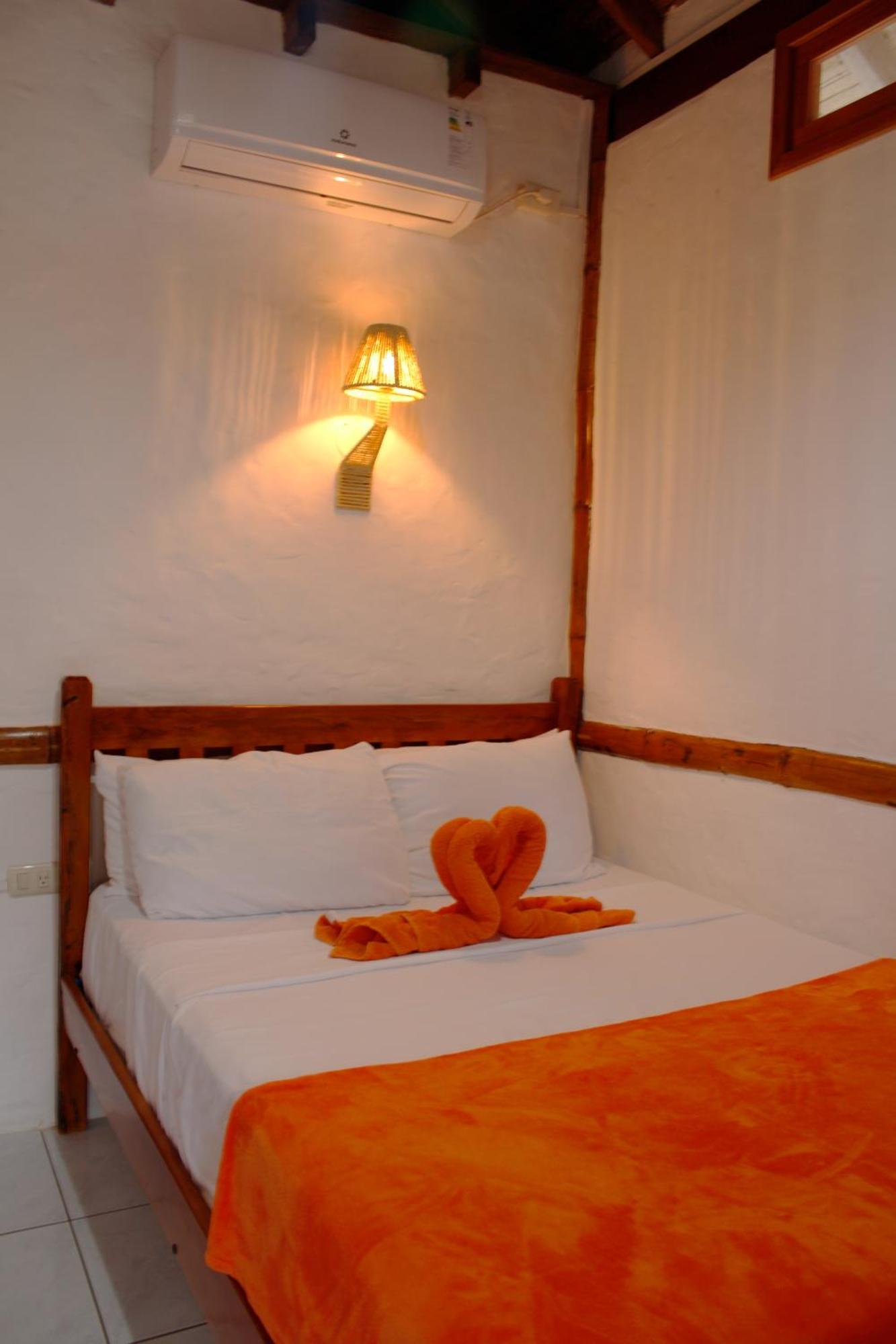 Hanga Roa Hotel Montanita Ngoại thất bức ảnh